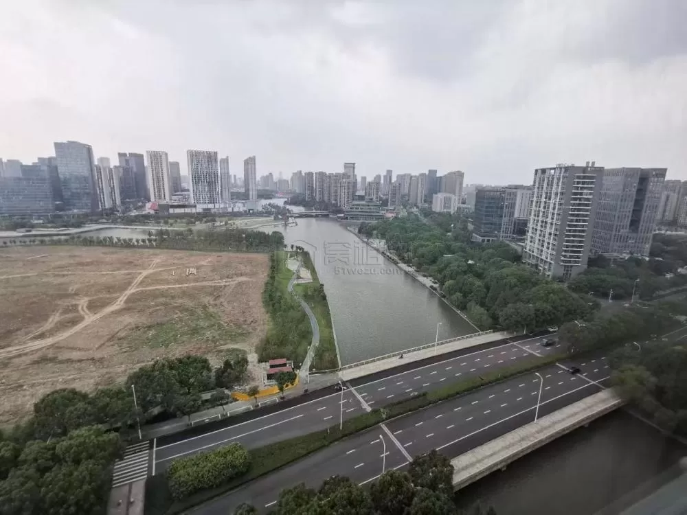 宁波宝龙广场商务楼整层1100平毛坯出租