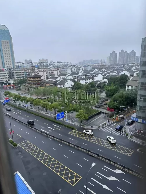 出租海曙大厦办公室45平，看鼓楼风景，可随时看房